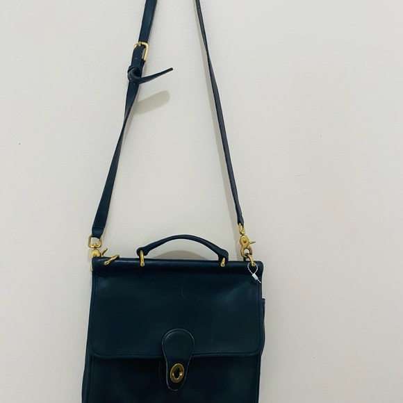 Coach Willis Bag Purse #9927
Black Leather Brass Buckle
Hungary Vintage 90s - Picture 6 of 12